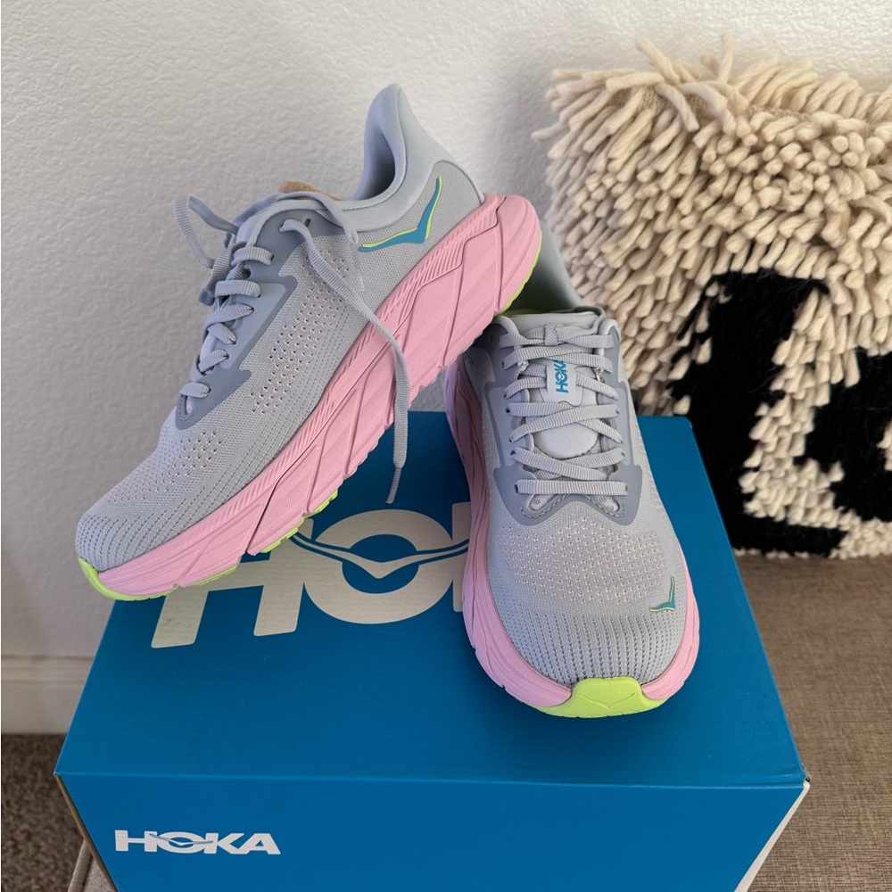 Hoka woman’s ARAHI 7 running shoes.